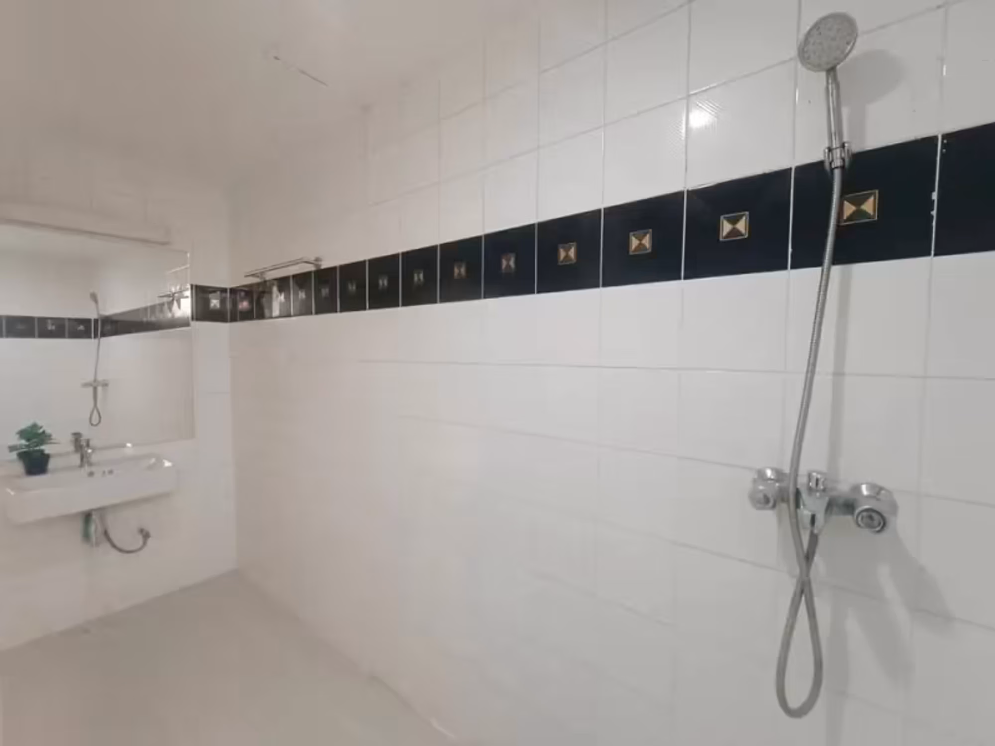 2 Bedroom Condo - Image 4