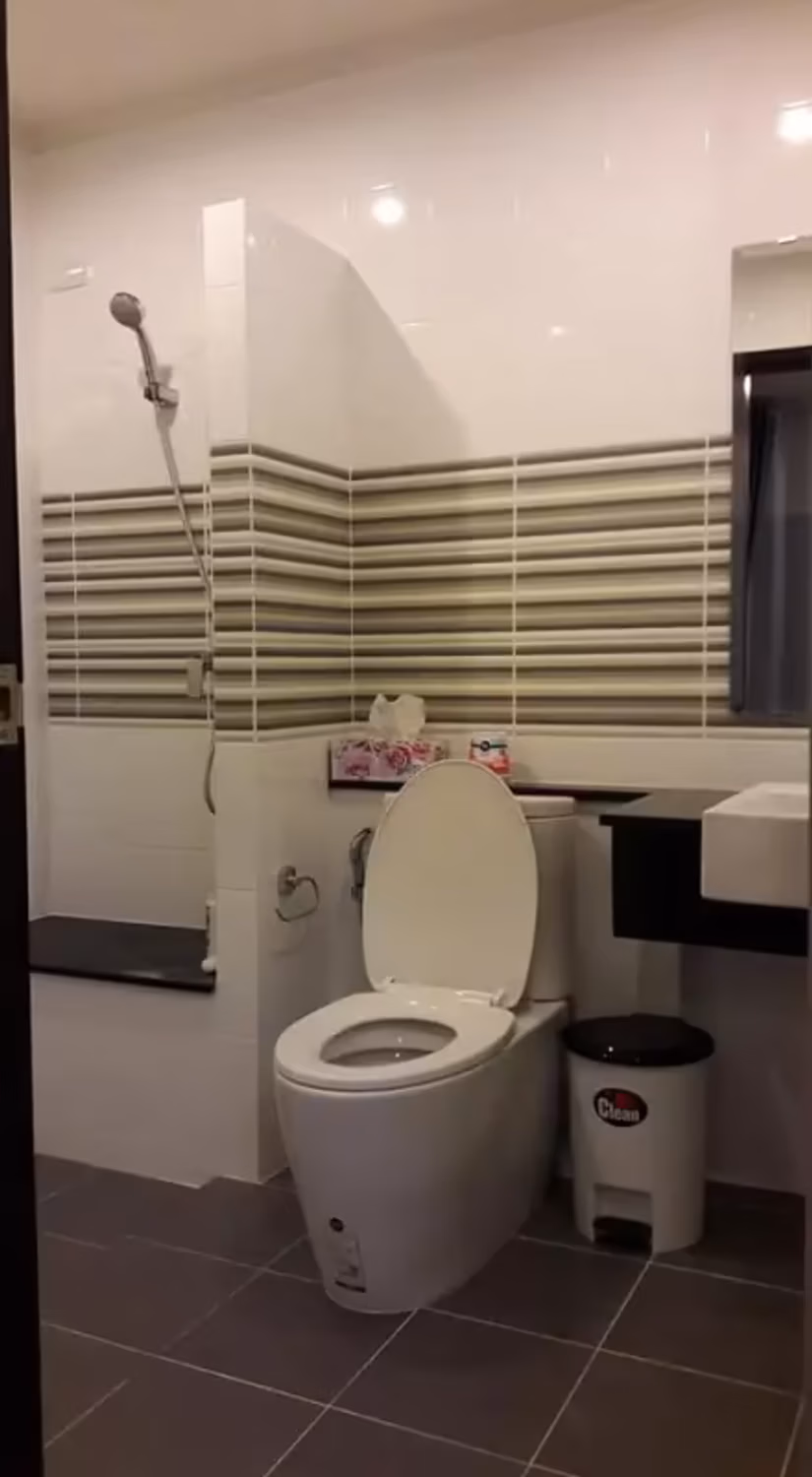 4 Bedroom House - Image 14
