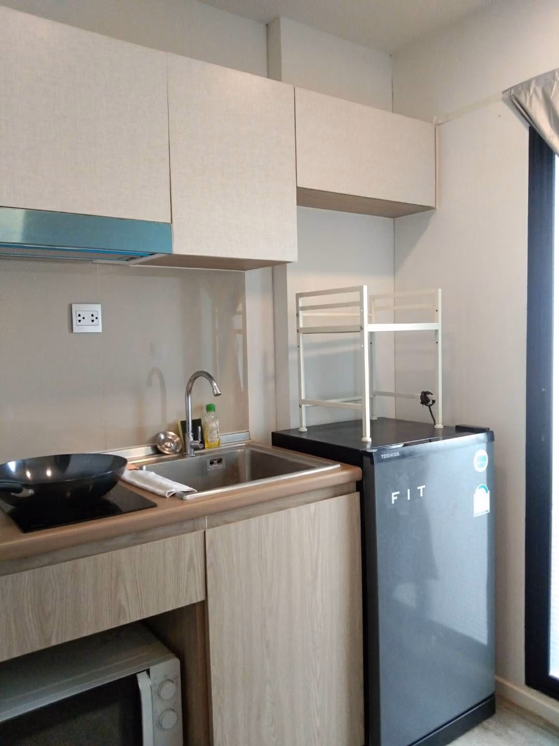 Condo for Rent at Brown Condo HuaiKwang - Image 4