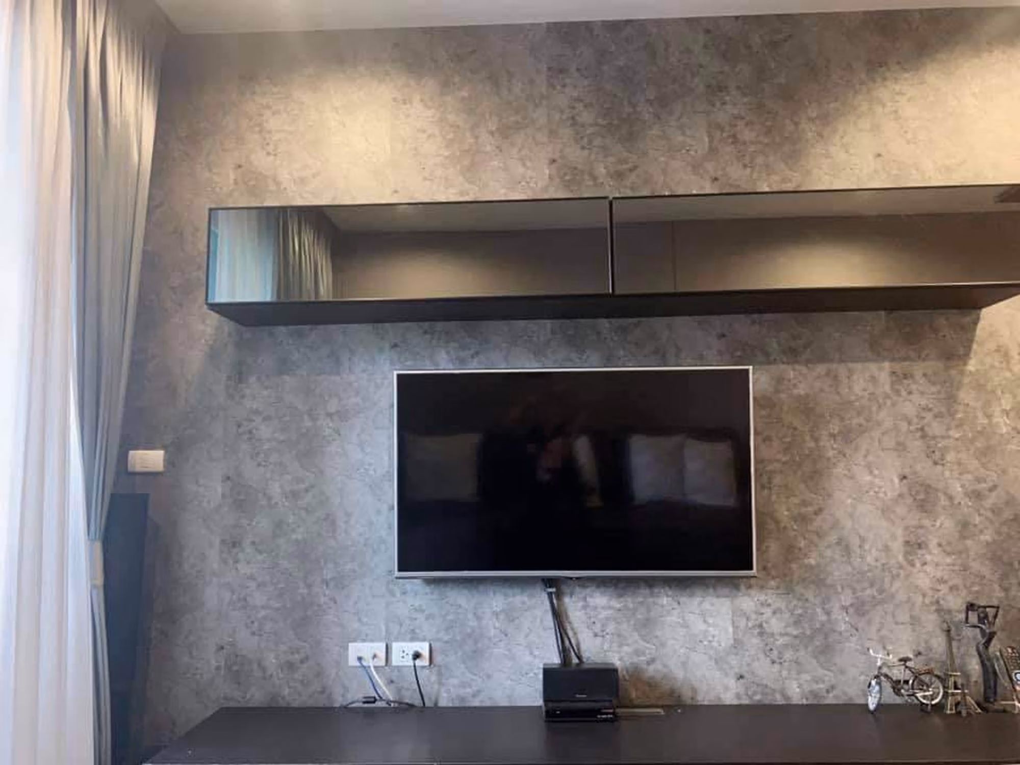 Condo for Rent at Circle Condominium - Image 2