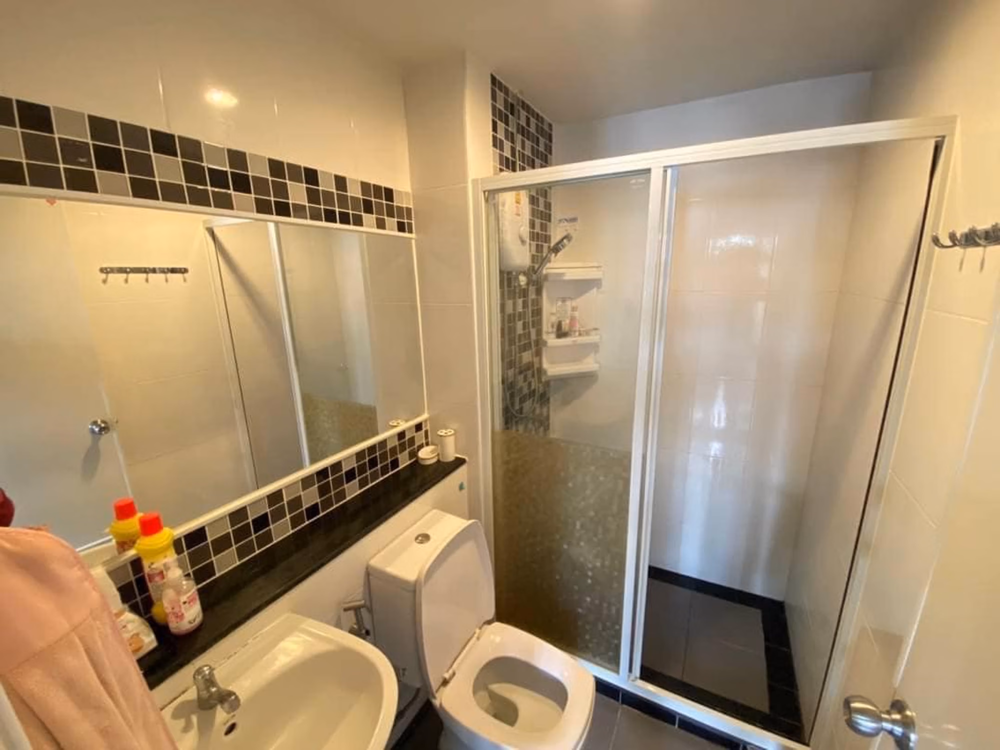 Condo for Rent at Regent Home 22 - Image 4