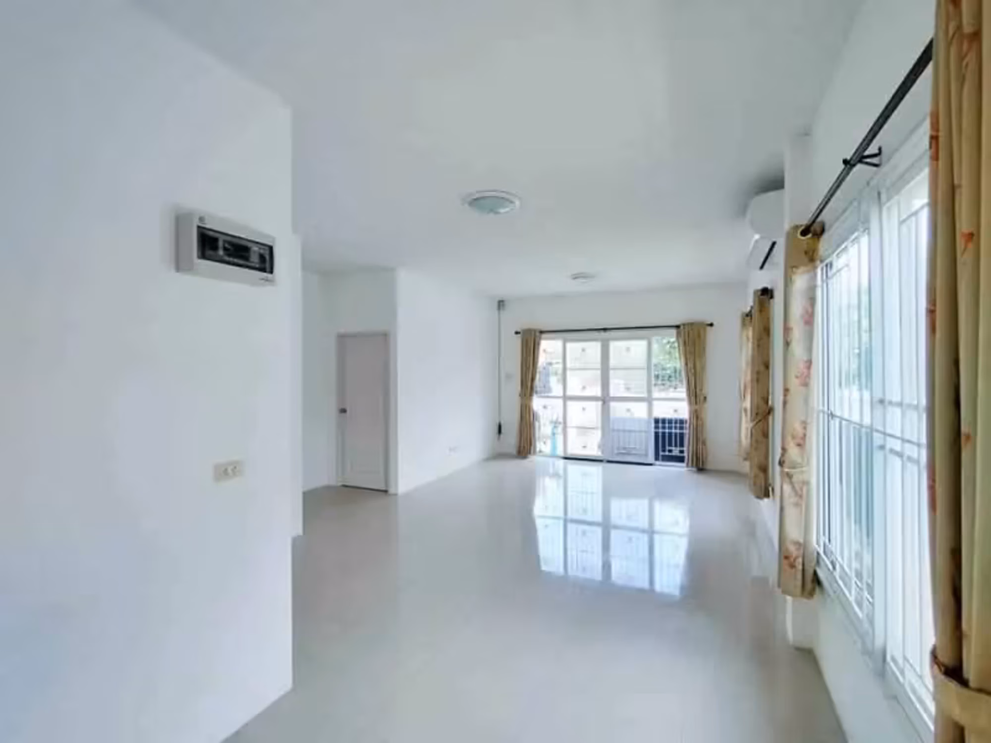 2 Bedroom House - Image 7