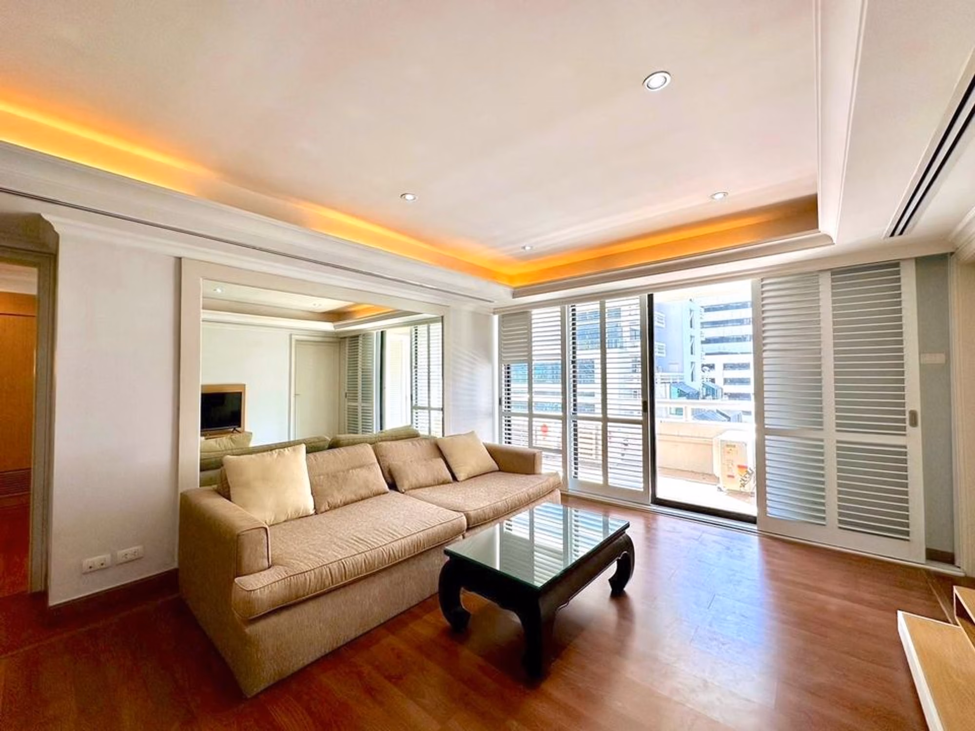 2 Bed Condo for Rent in Pathum Wan - Image 1