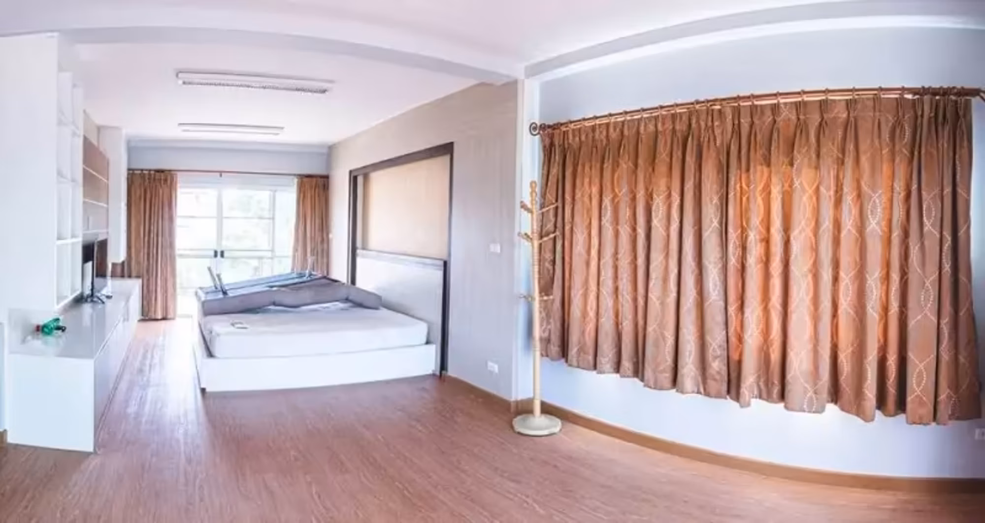4 Bedroom House - Image 12