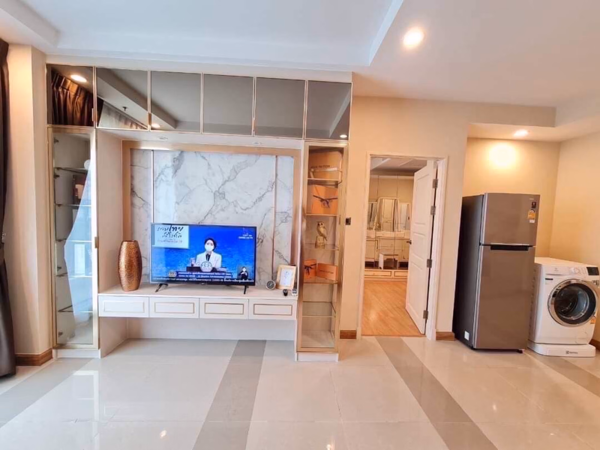 1 Bed Condo for Rent  Near Thailand Cultural Centre MRT - Image 7