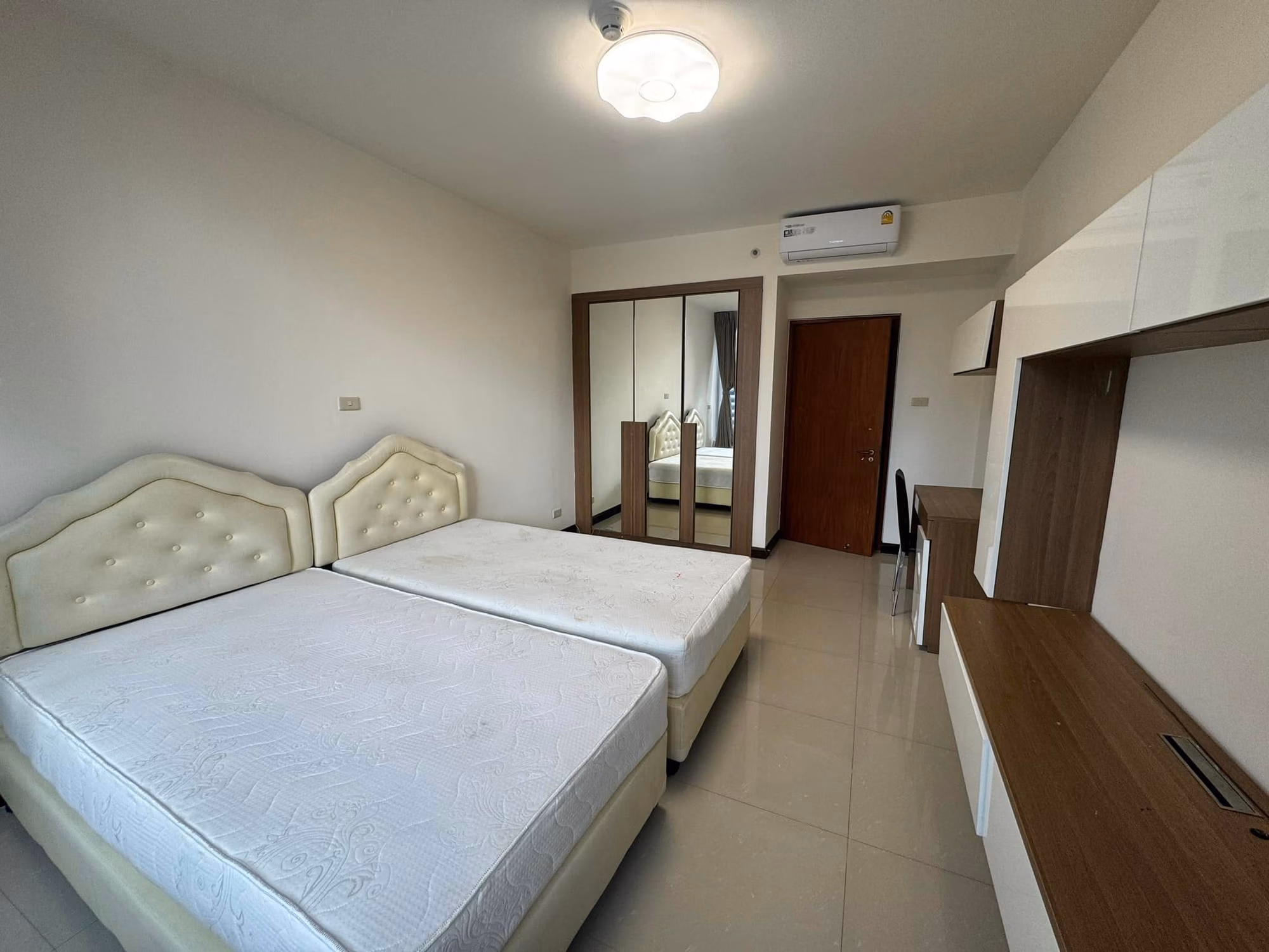 2 Bed Condo for Rent in Pathum Wan - Image 6