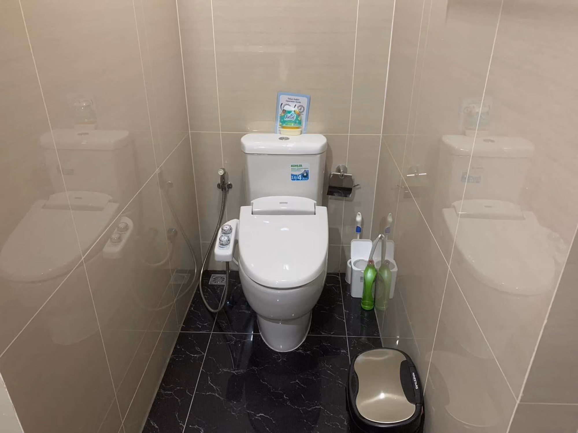 2 Bed Condo for Sale in Khlong Toei - Image 4