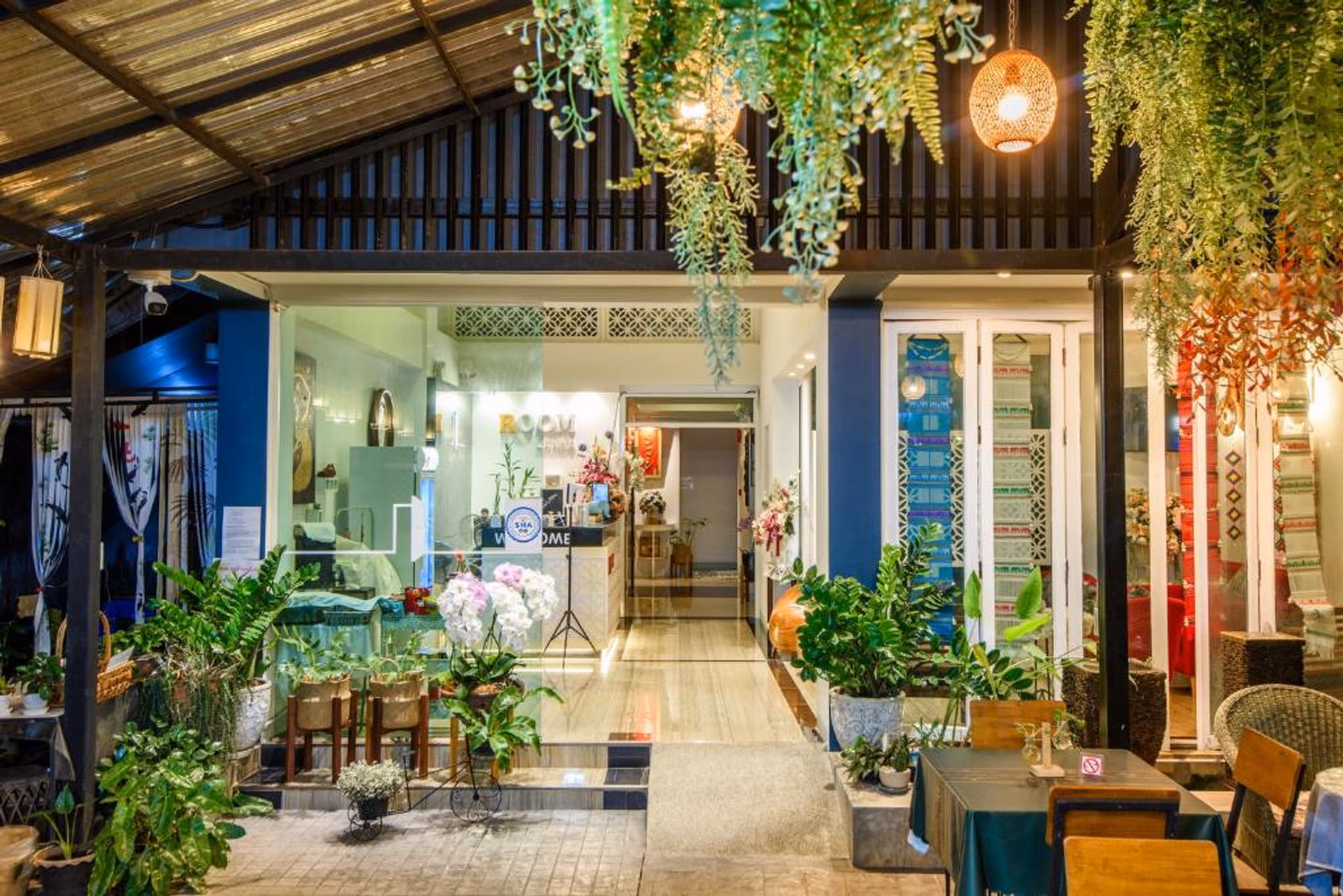 Commercial/Shophouse for Sale at Room Lanna Hotel - Image 2