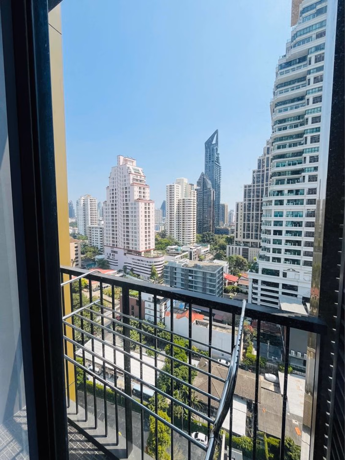 Condo for Rent at Noble State 39 - Image 18