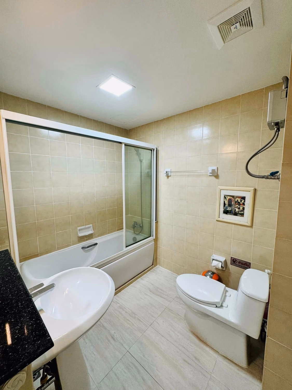2 Bed Condo for Rent in Khlong Toei - Image 12