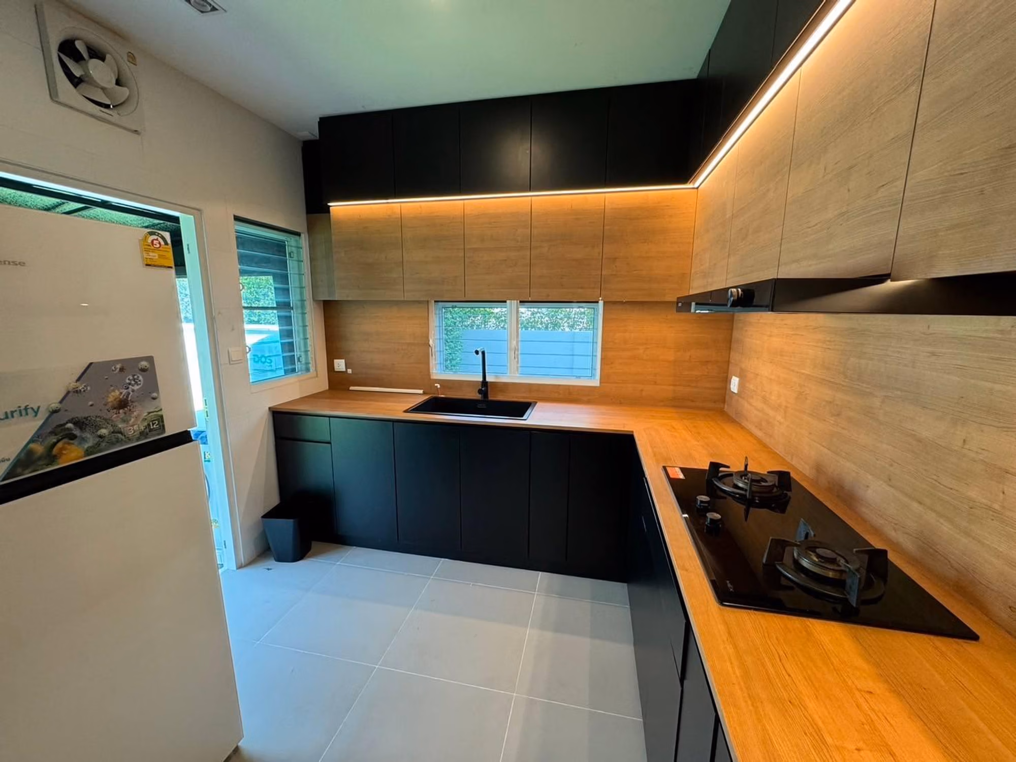 4 Bed House for Rent in Prawet - Image 7