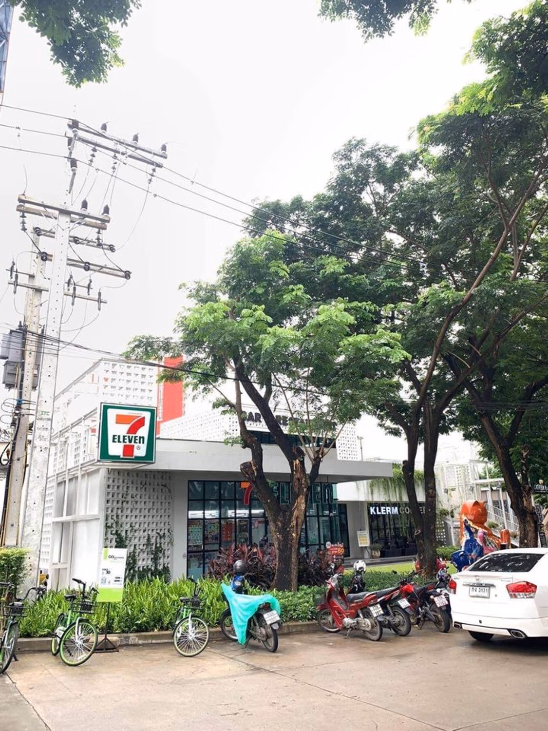 Condo - Image 11