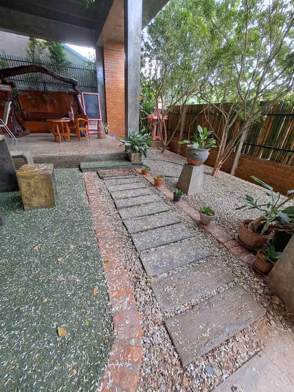 2-Story Loft Style House for Rent - Image 15
