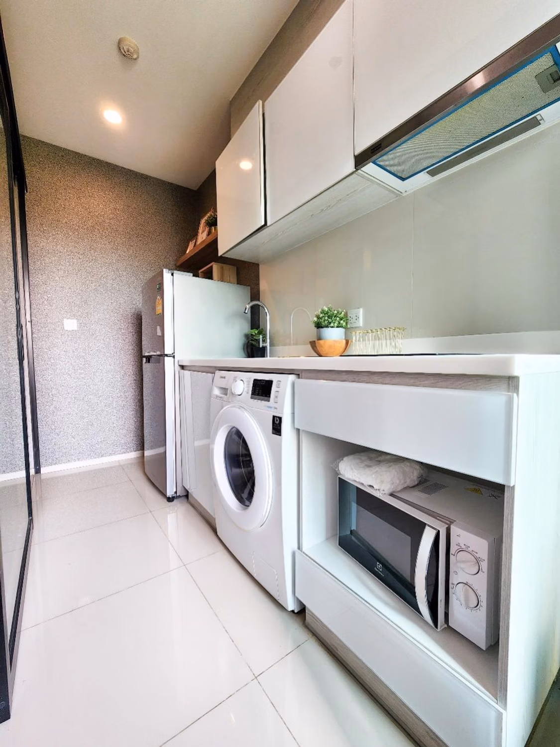 1 Bed Condo for Rent in Huai Khwang - Image 9
