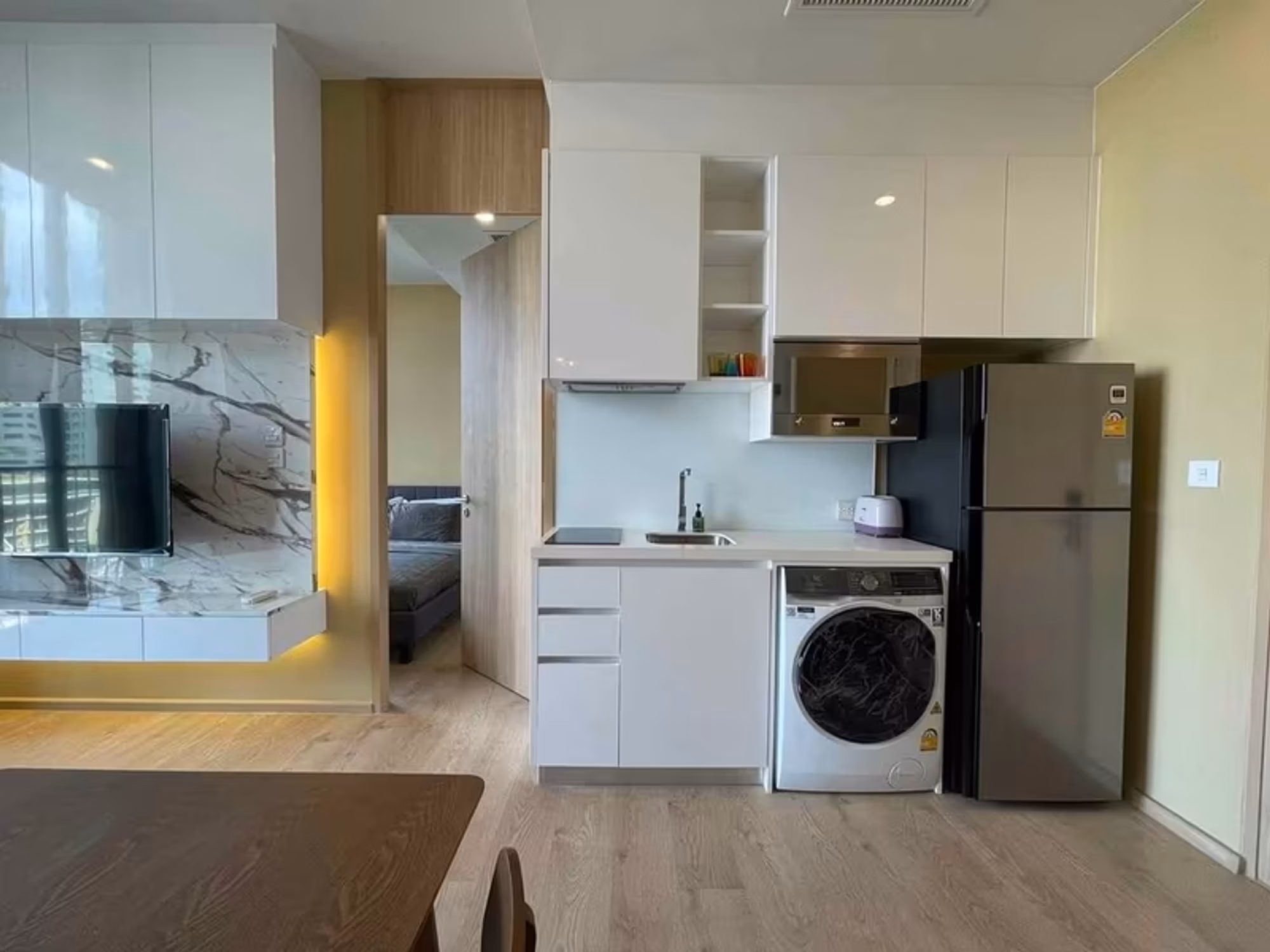 Condo for Sale at Noble BE19 Sukhumvit - Image 2