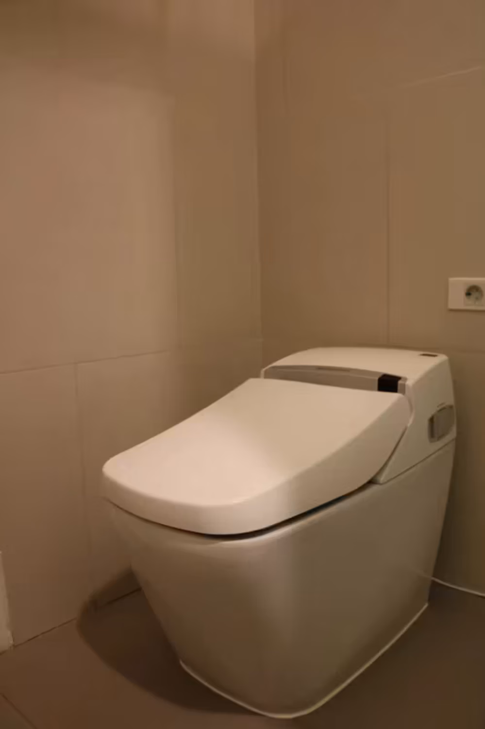 2 Bedroom Condo for Rent at The Lumpini 24 - Image 21