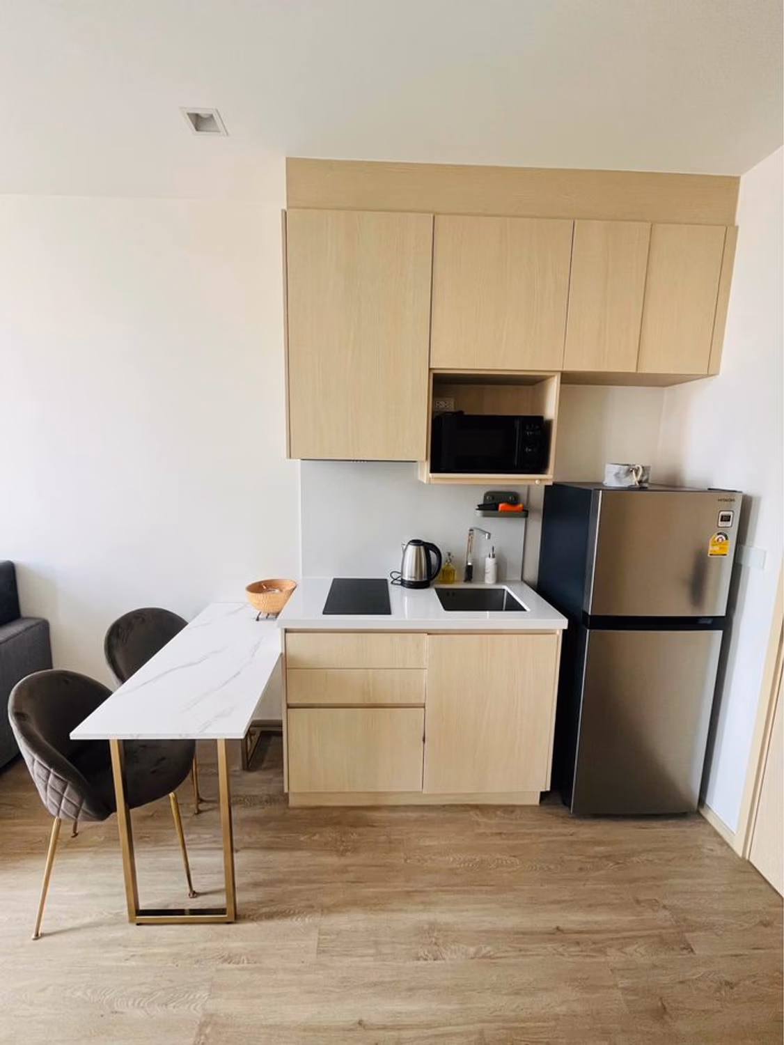 Condo for Rent at Noble State 39 - Image 3