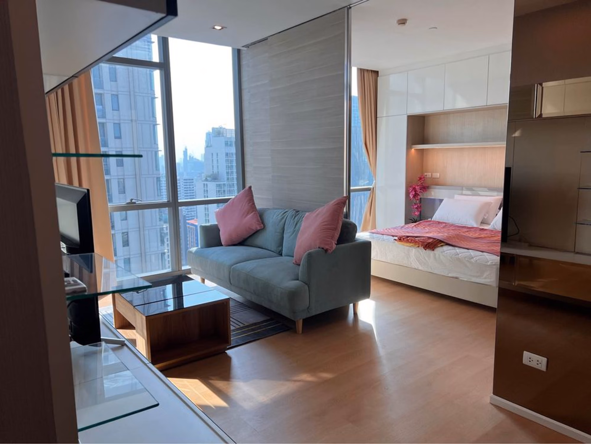 Condo for Rent at The Room Sukhumvit 21 - Image 1