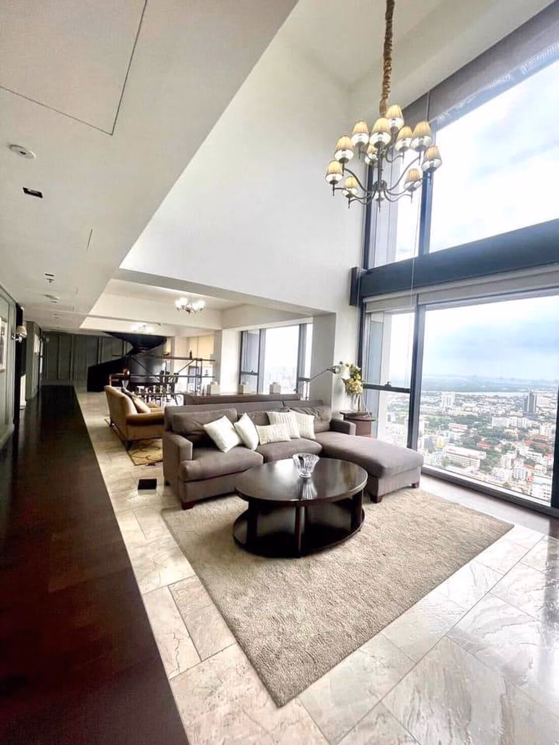 4 卧室 公寓 用于 出租 在 Sathon - Image 2