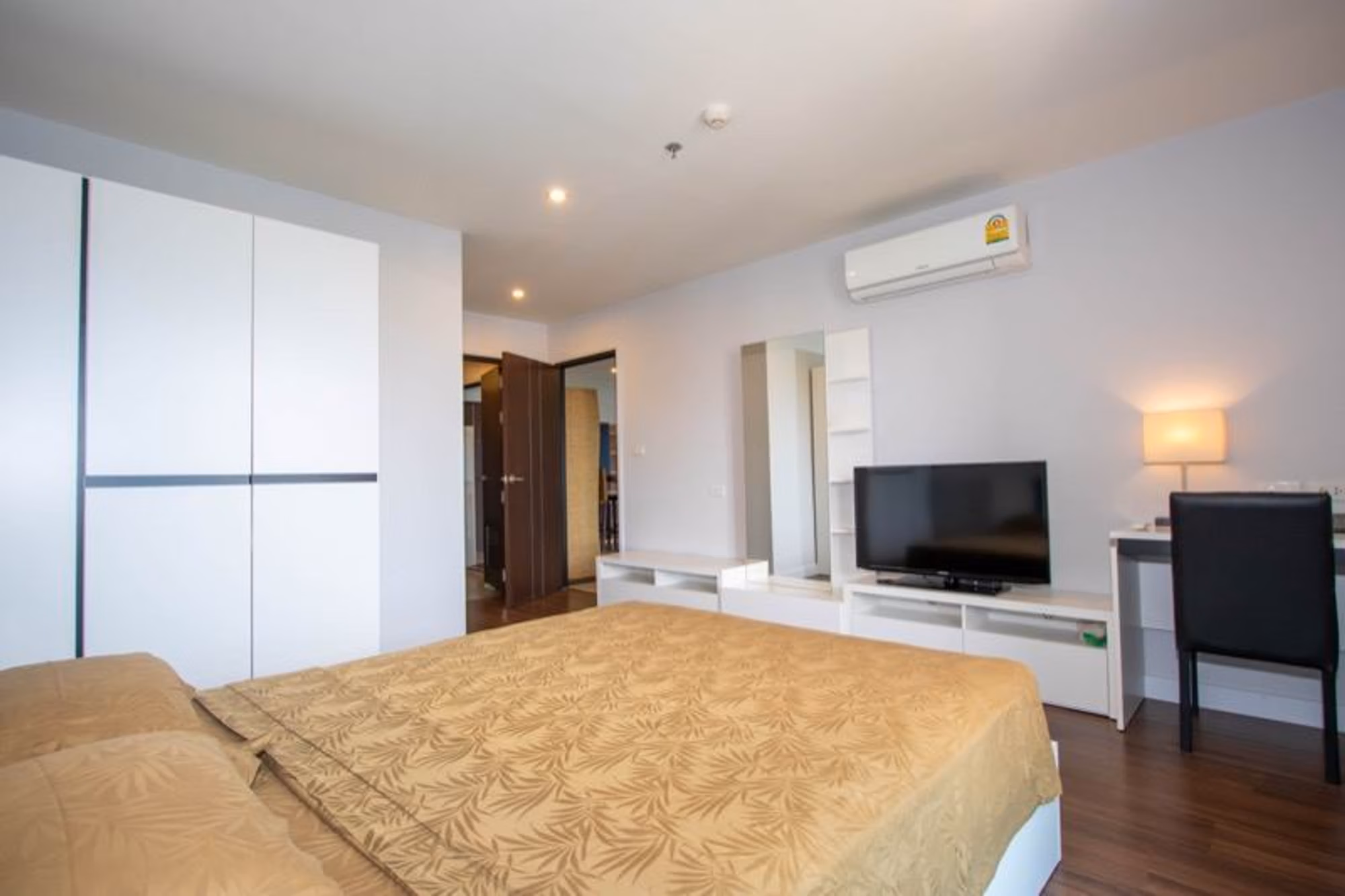 1 Bedroom Condo - Image 3 1 Bedroom Condo - Image 3