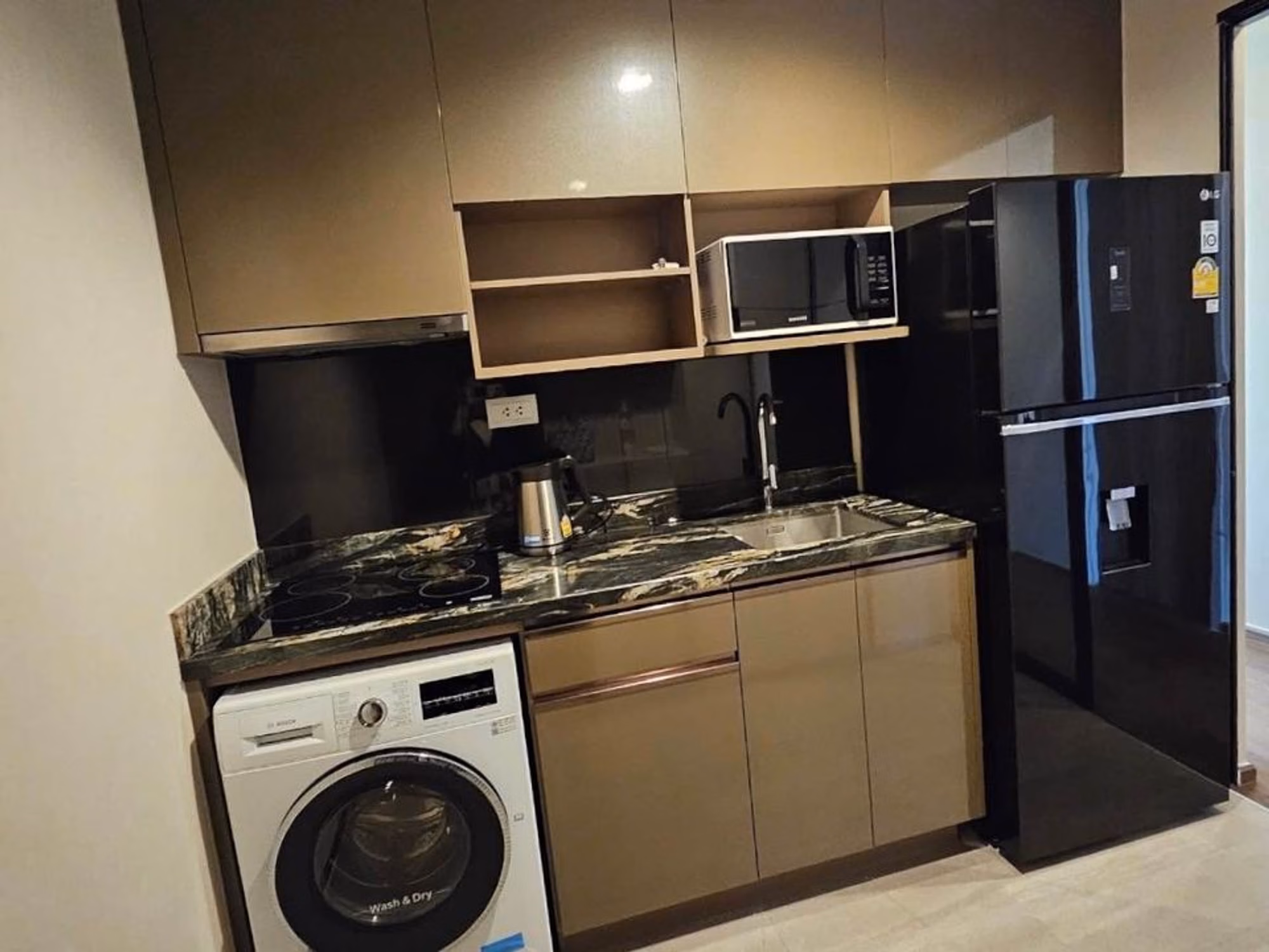 2 Bed Condo for Rent in Khlong Toei - Image 4