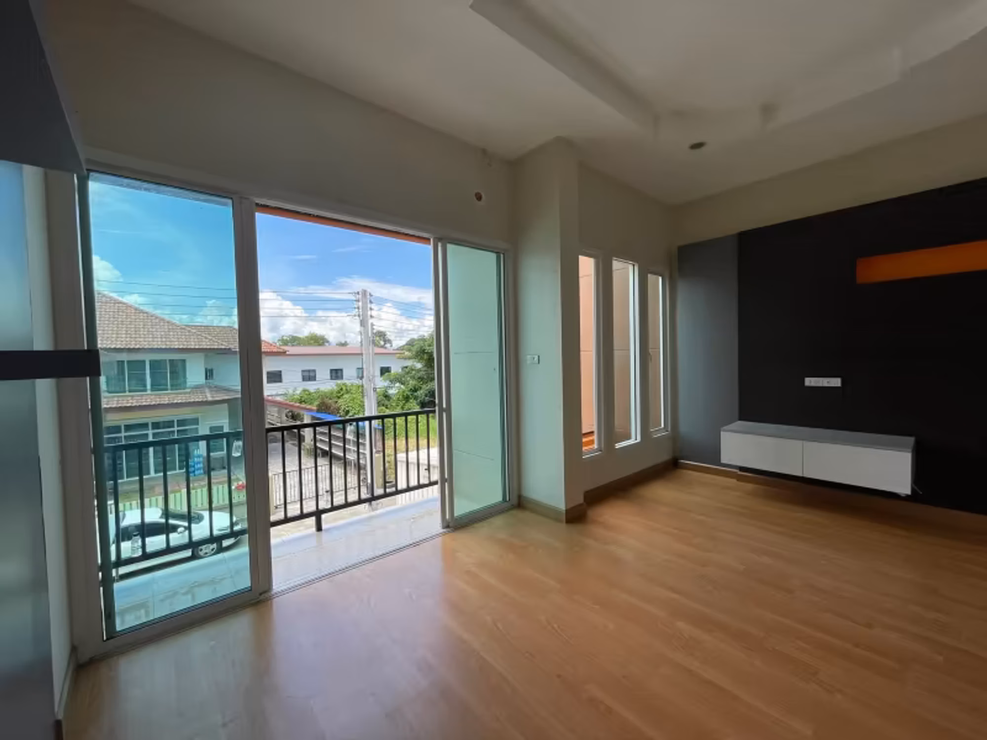 2 Bedroom House - Image 2