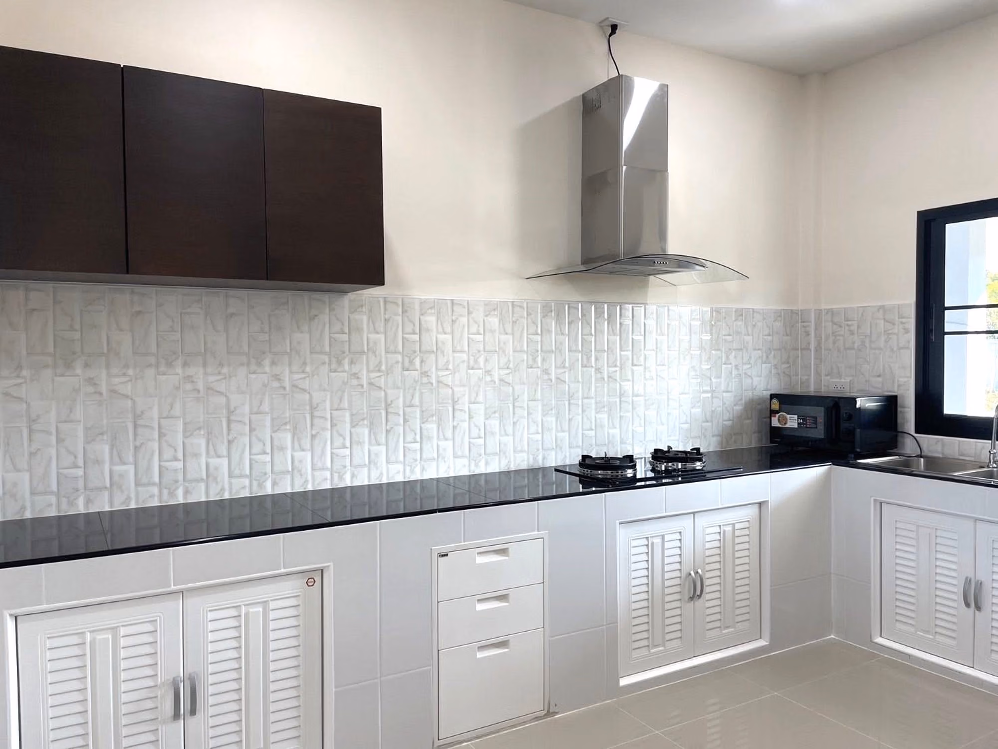 3 Bed House for Rent in San Sai - Image 4