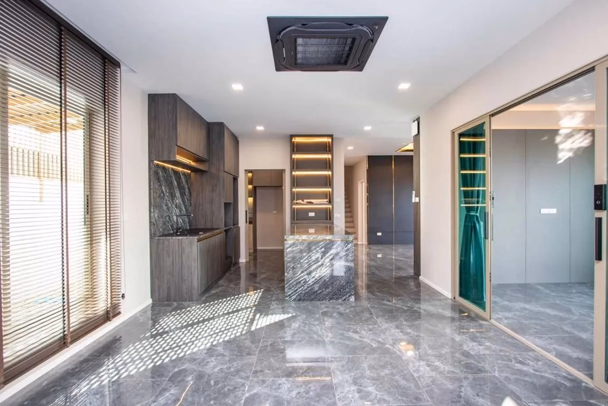 4 Bed House for Sale in San Kamphaeng - Image 6