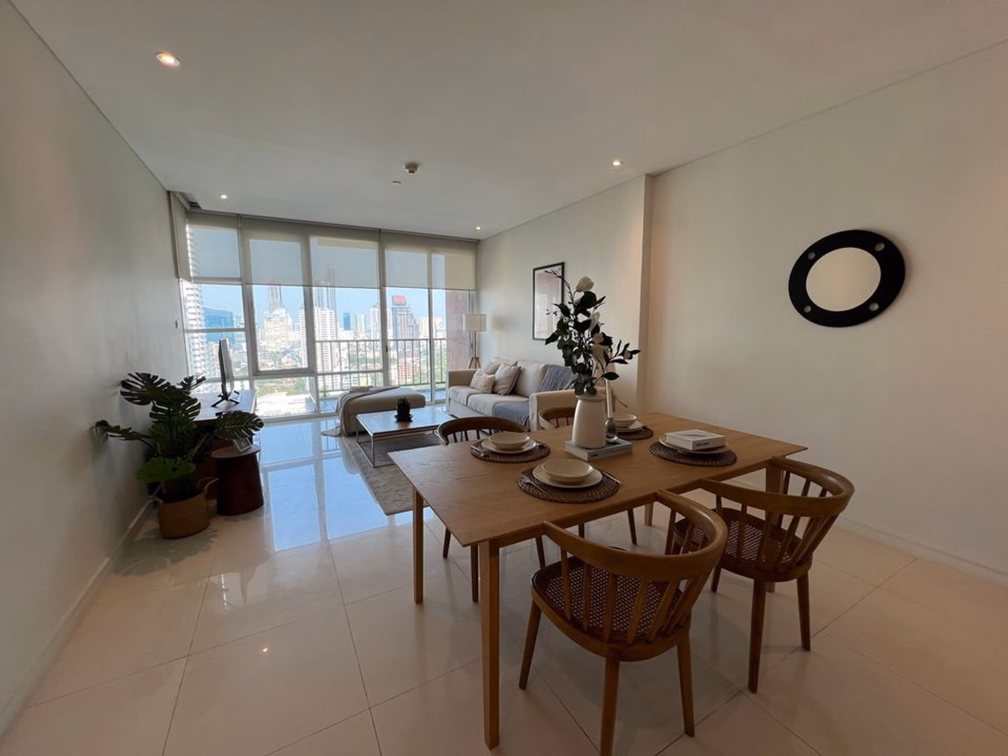 2 Bedroom Condo for Rent at Fullerton Sukhumvit - Image 2
