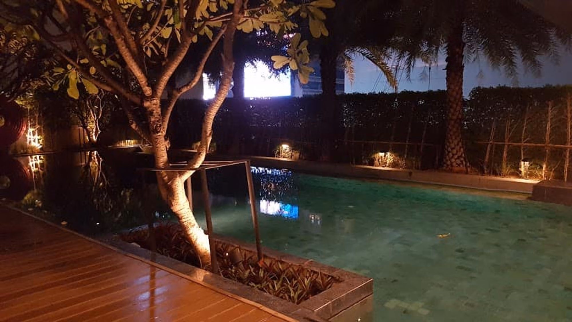 The Room Sukhumvit 21 - Image 18