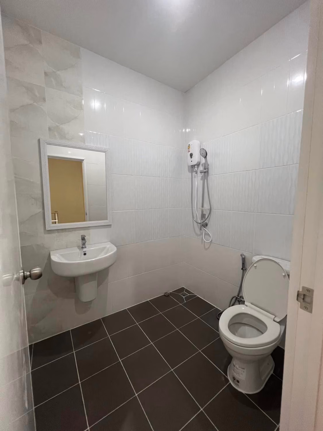 Townhouse for Rent at Golden Town RuamChok - Image 12
