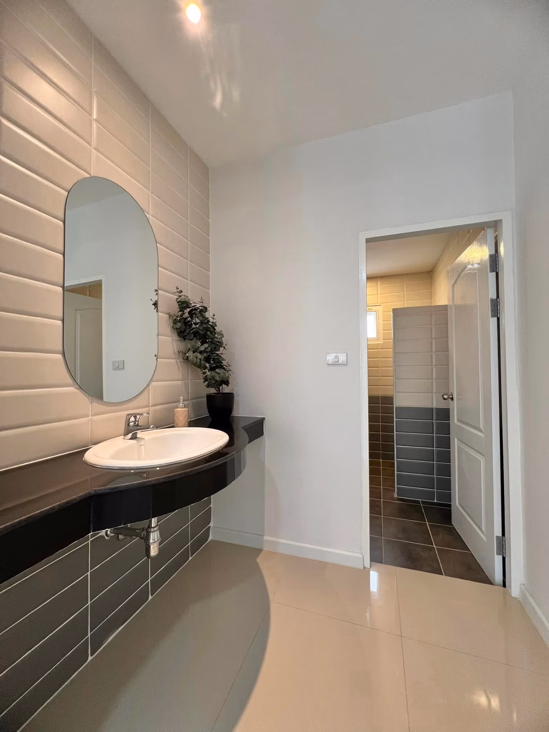 4 Bed House for Rent in Hang Dong - Image 7