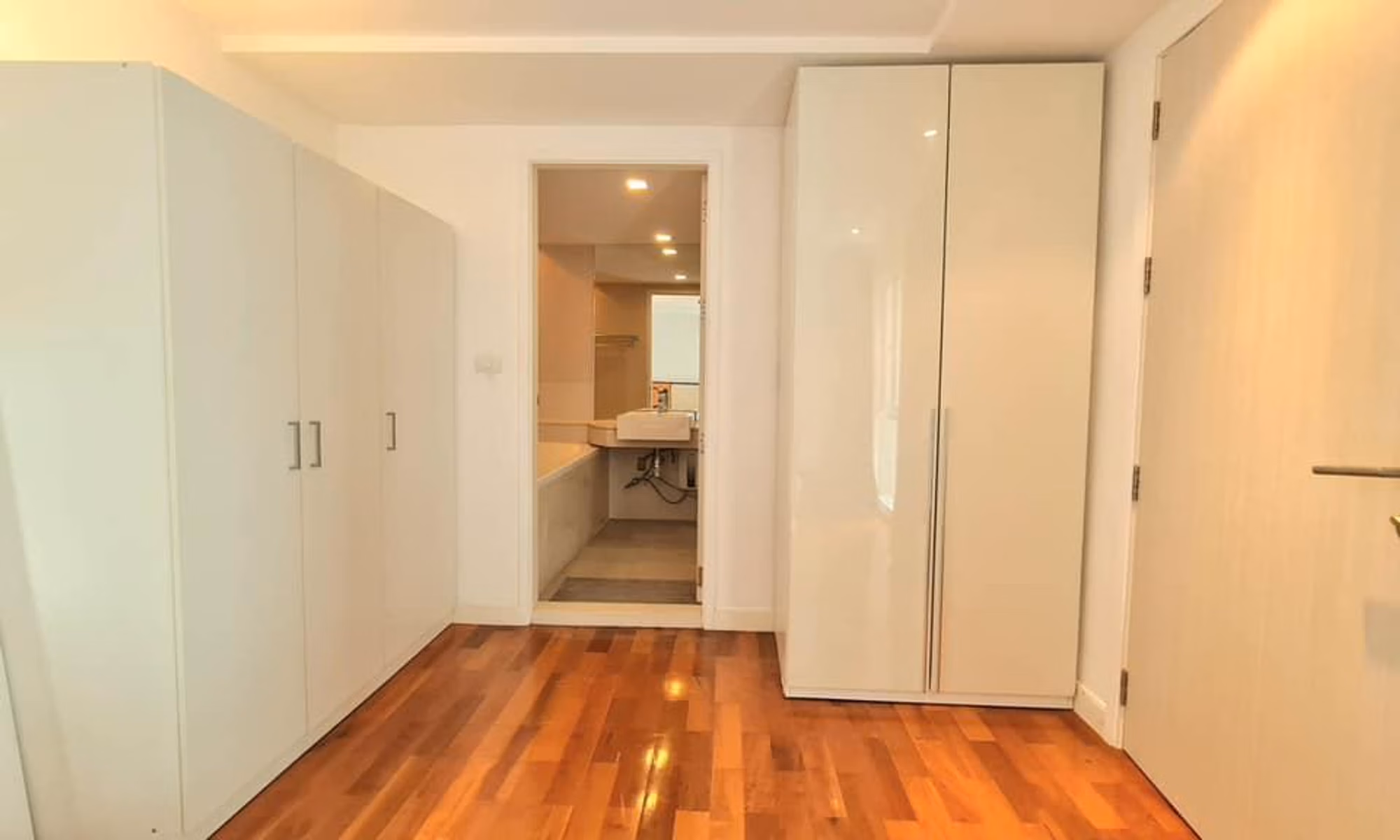 Condo - Image 10