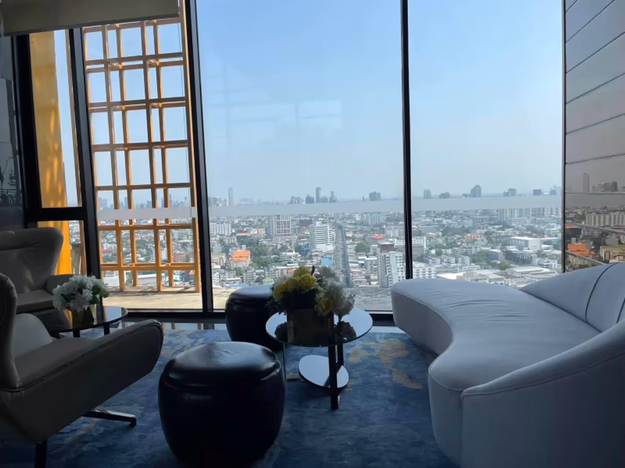 1 Bedroom Condo - Image 1