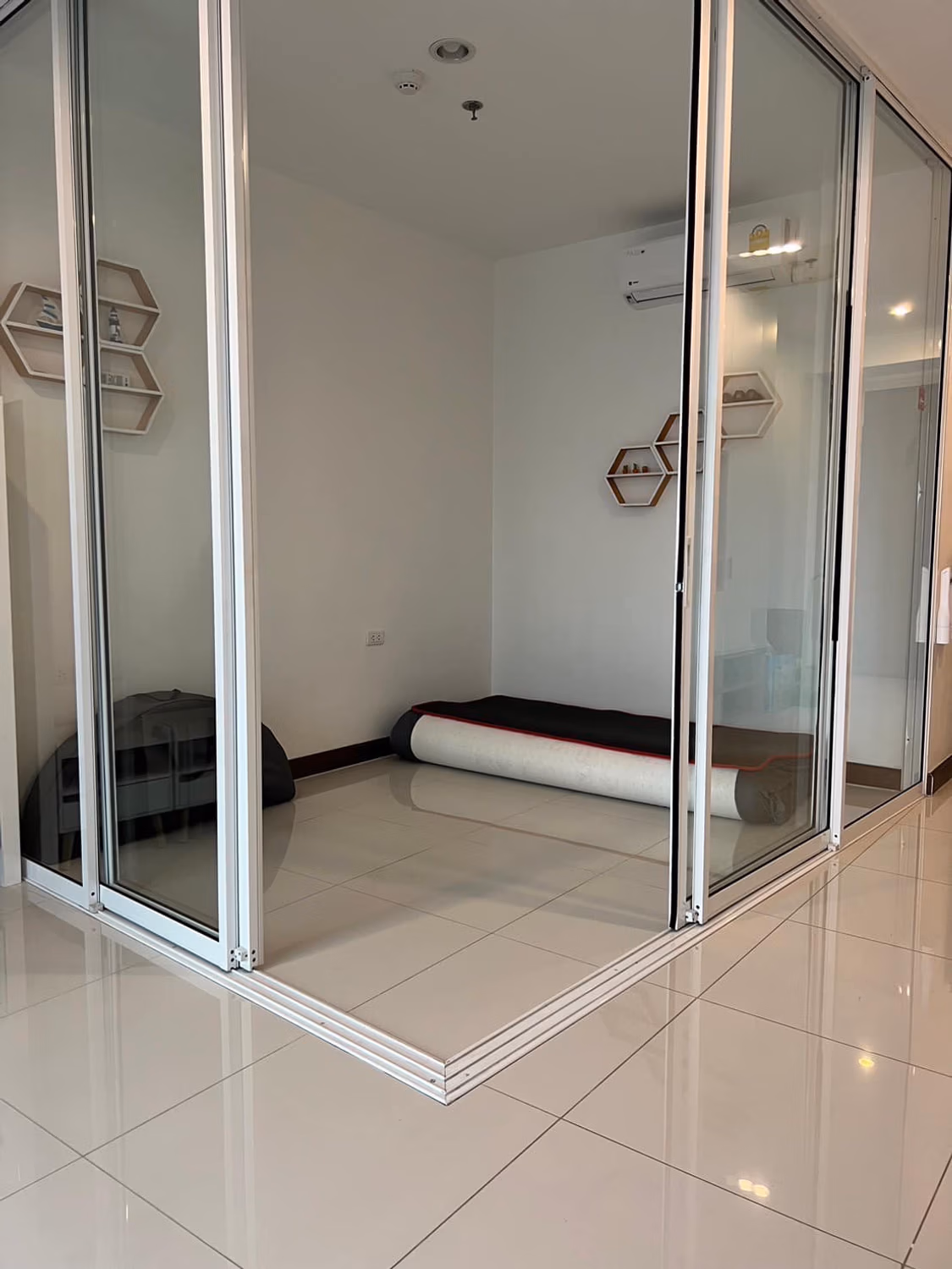 Condo for Sale at Supalai Prima Riva - Image 2