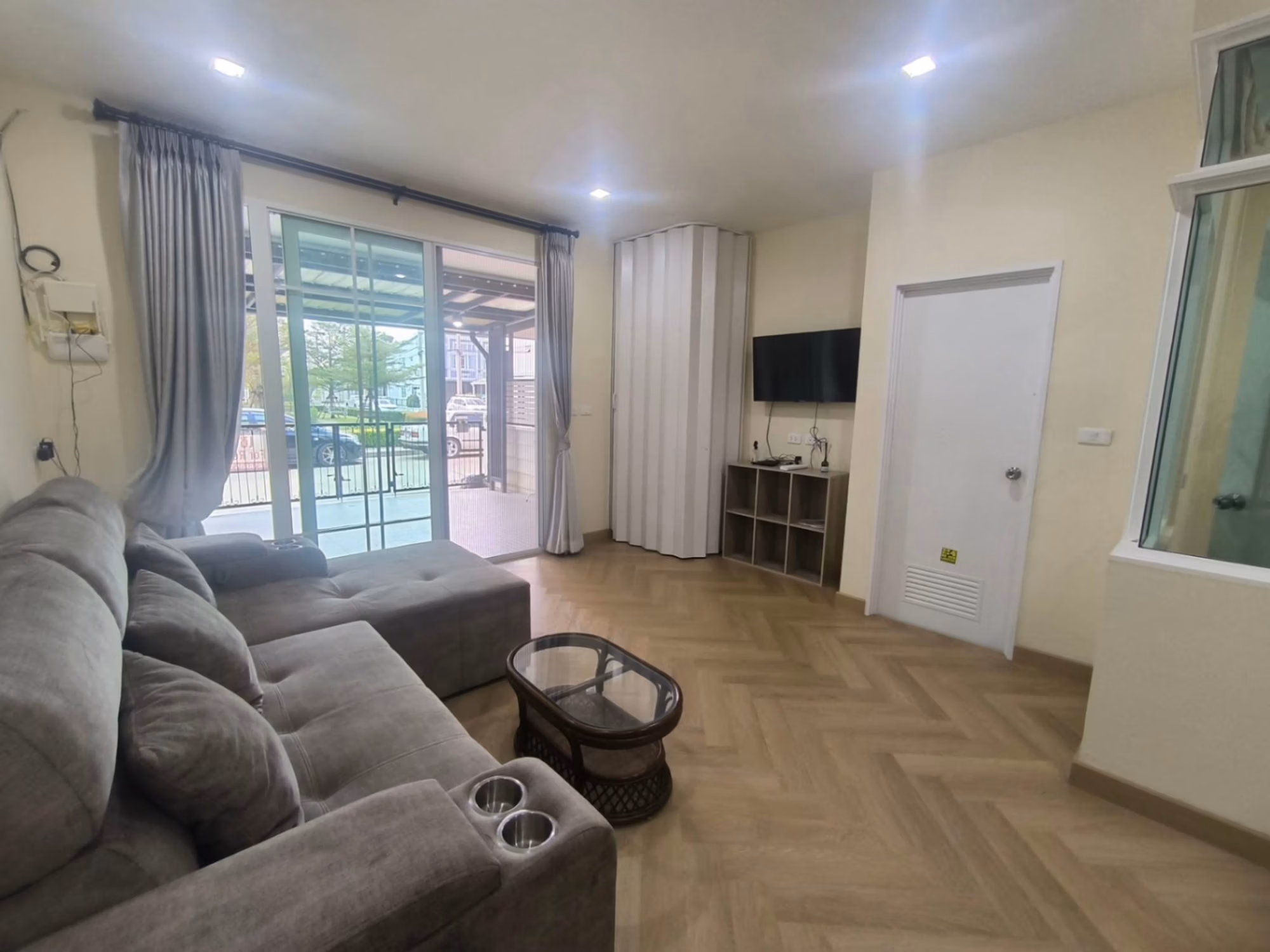 4 Bed Townhouse for Rent in Mueang Chiang Mai - Image 2