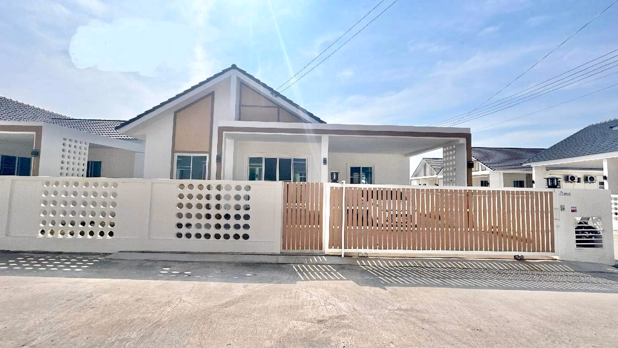 3 Bed House for Rent in Hang Dong - Image 1