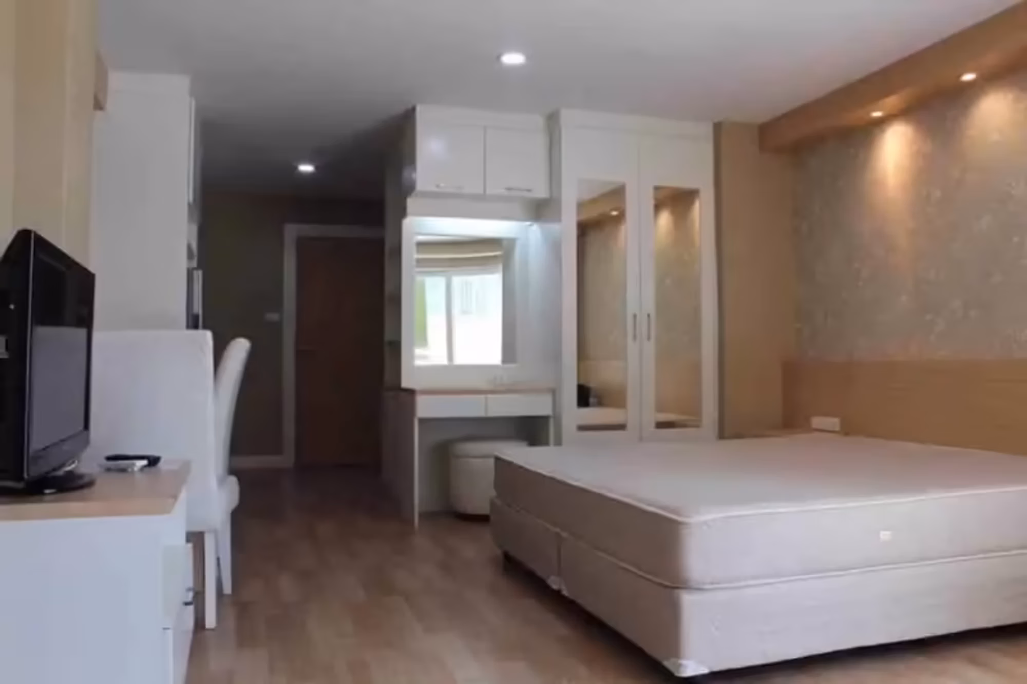 Studio for Rent in Suthep, Mueang Chiang Mai - Image 5