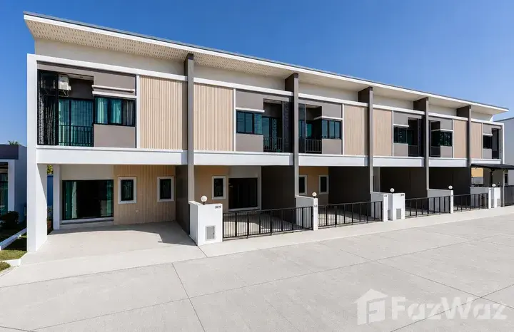 3 Bedroom House - Image 23