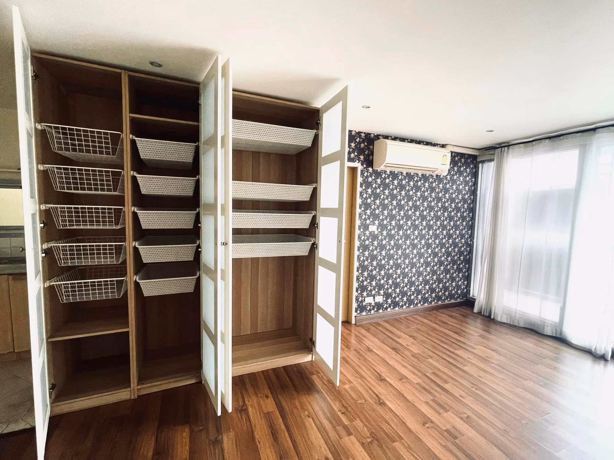 Condo - Image 8