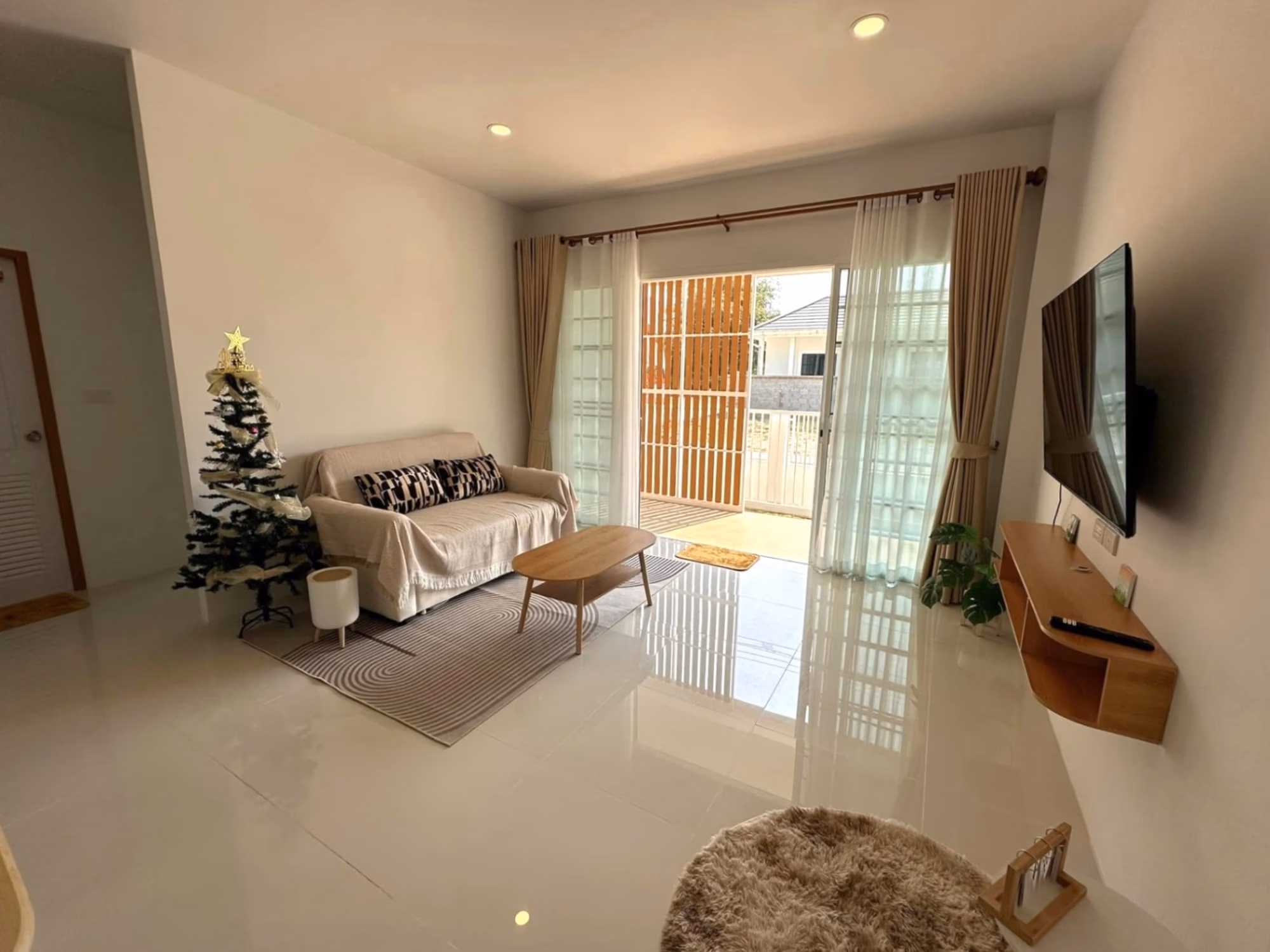 2 Bed House for Rent in Hang Dong District - Image 4