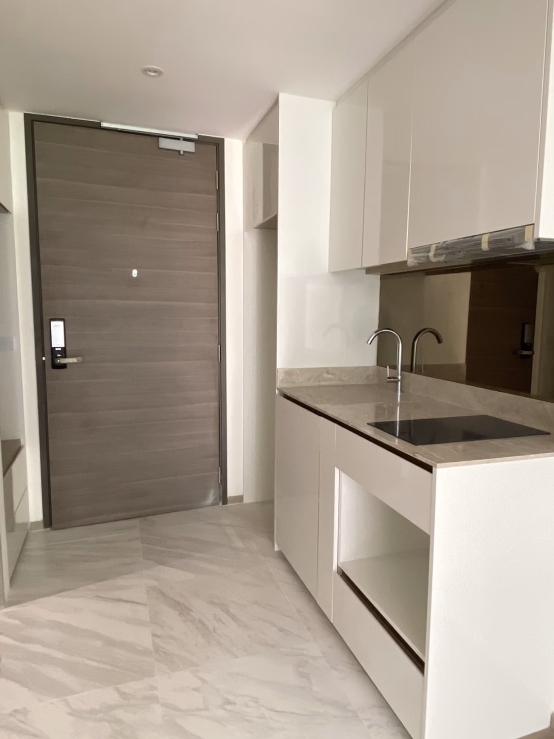 1 Bed Condo for Sale in Watthana - Image 2