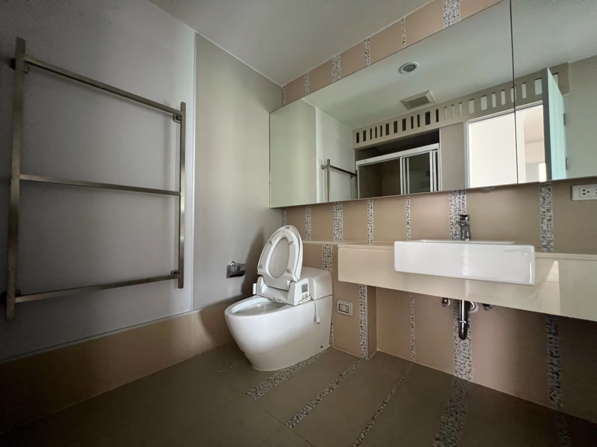 2 Bed Condo for Sale in Mueang Chiang Mai - Image 9