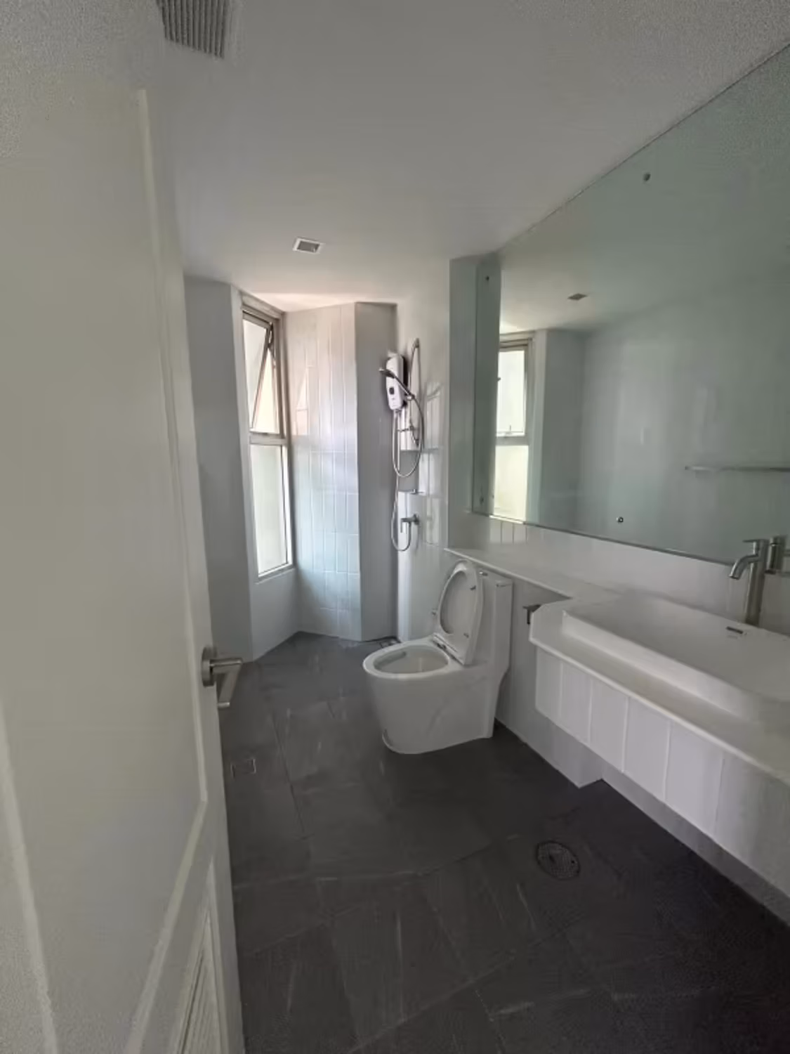 Condo - Image 8
