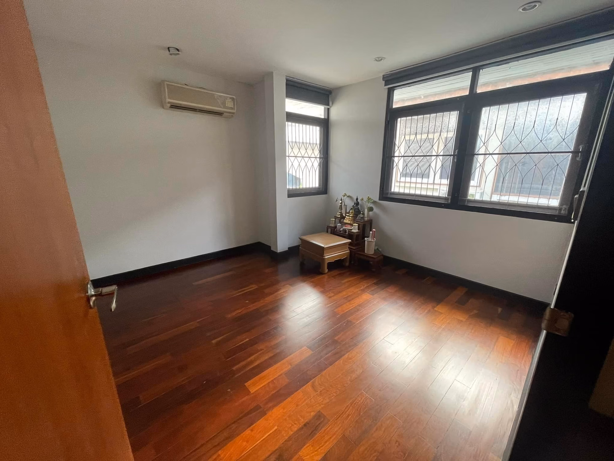 House for Rent in Seri Village - Image 5