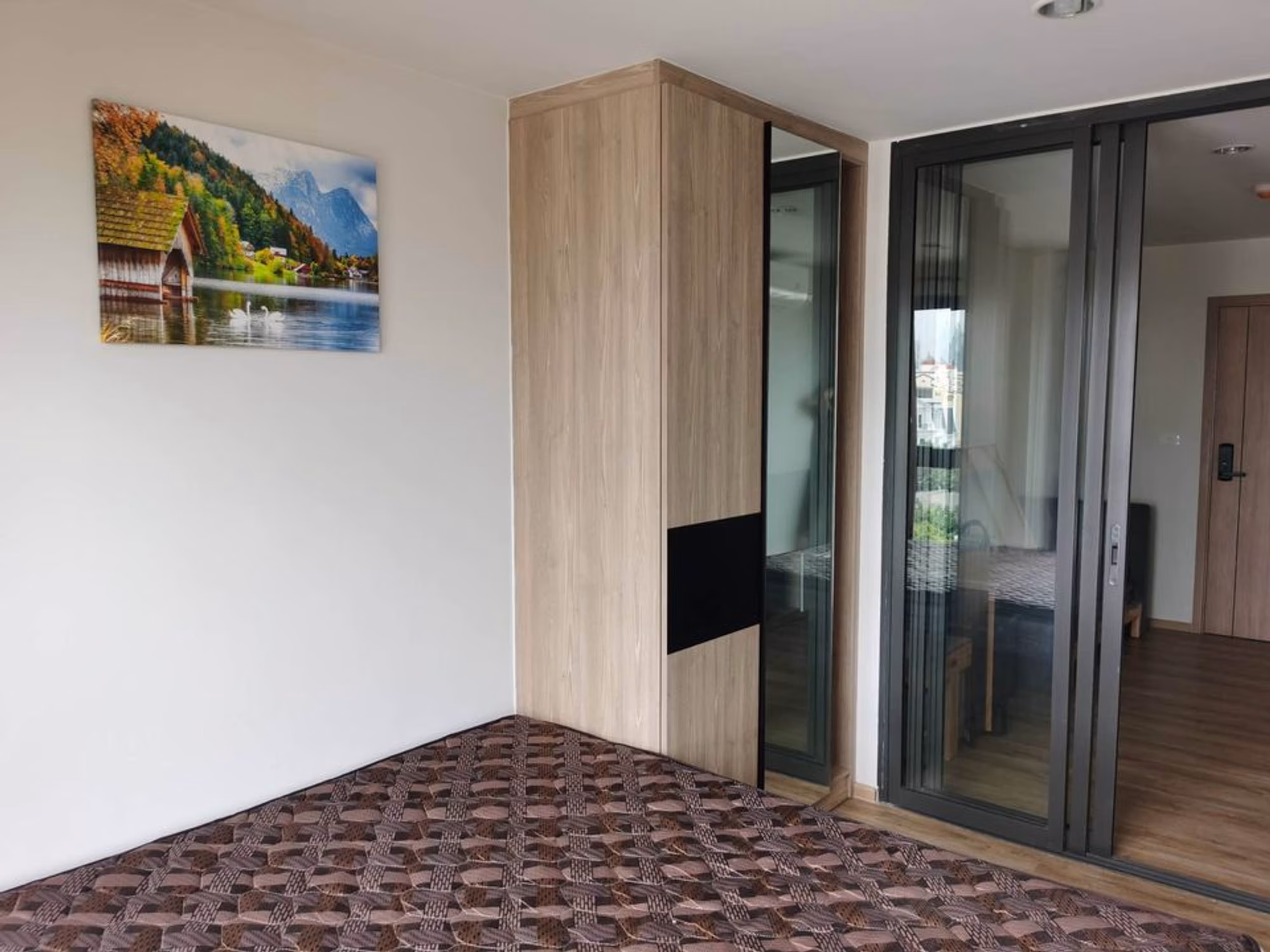 Condo - Image 7