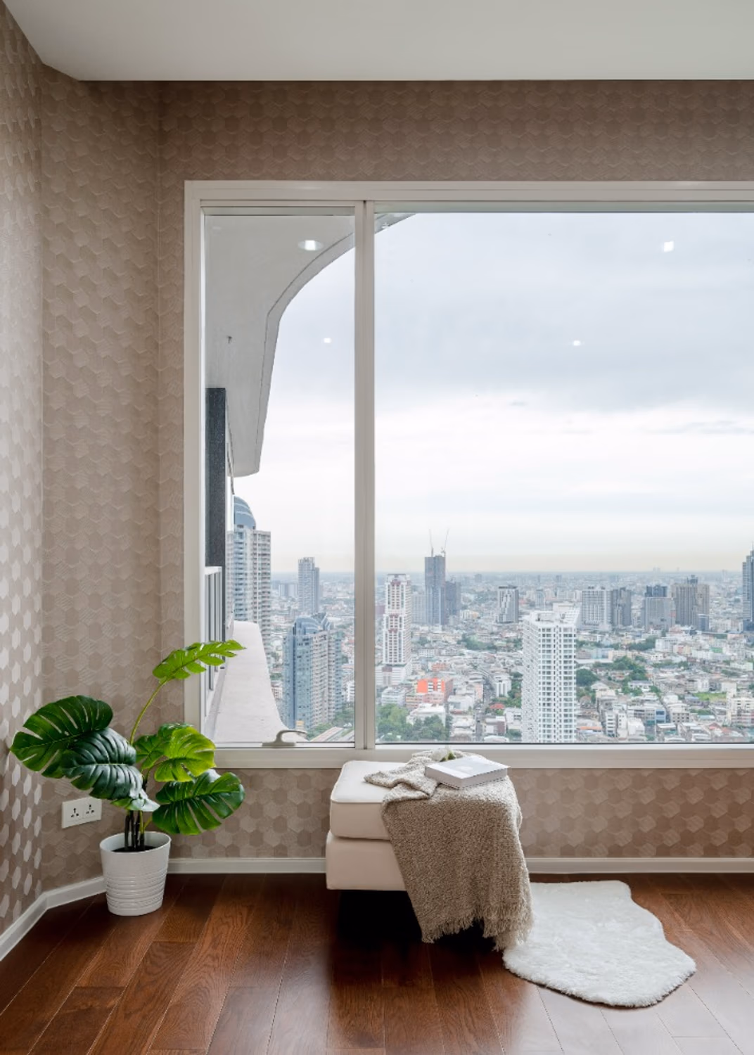 2 Bed Condo for Sale in Bang Kho Laem - Image 11
