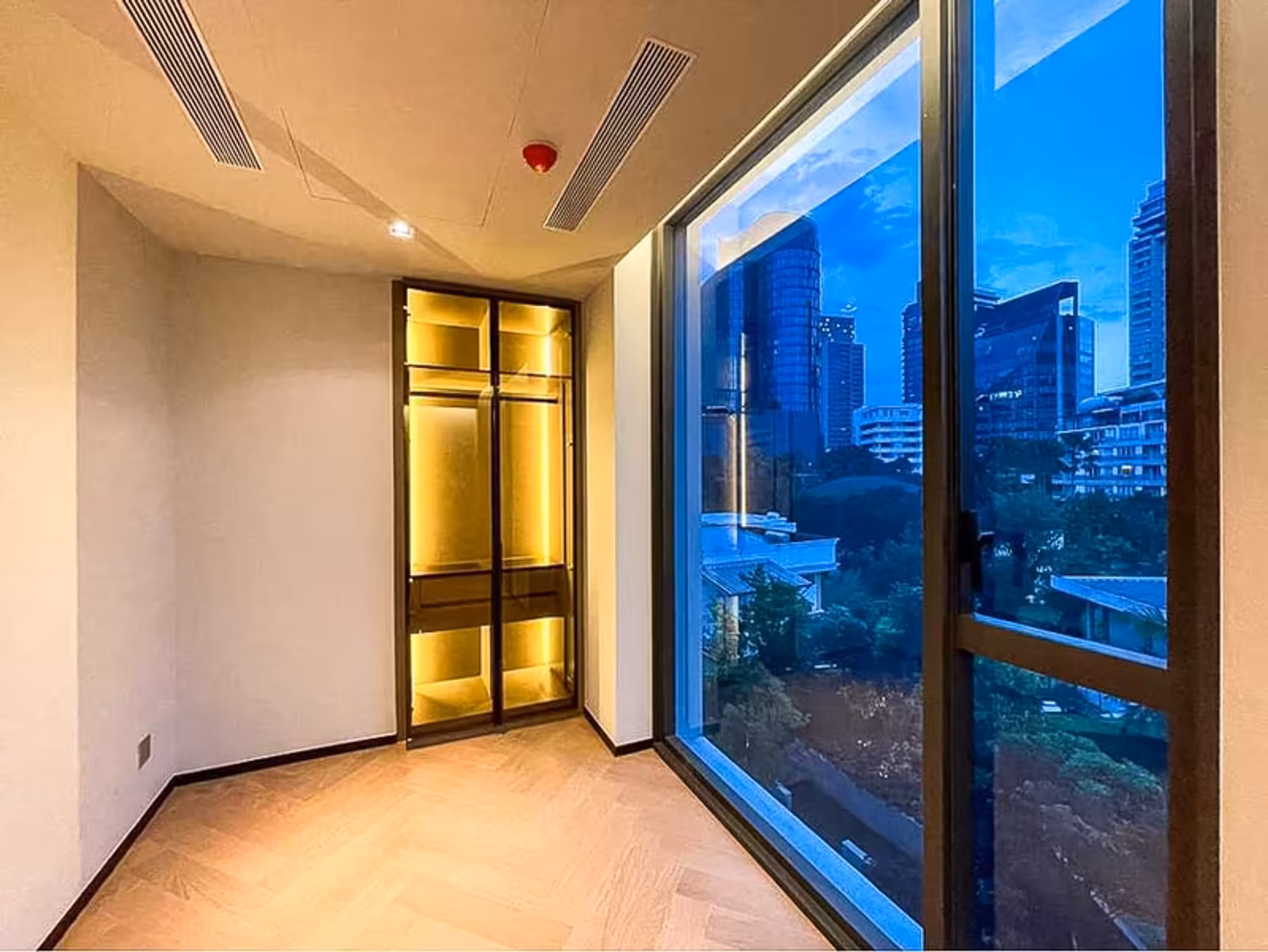 1 Bedroom Condo - Image 5