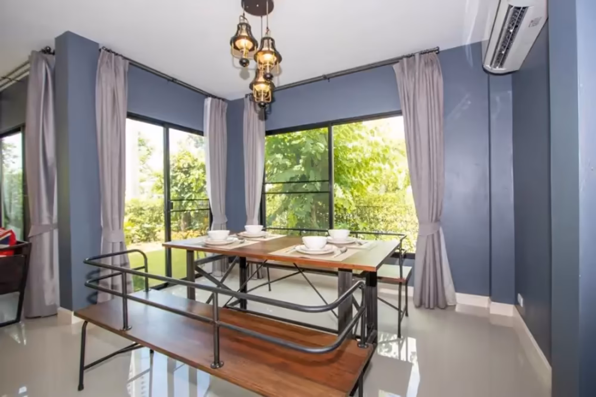 4 Bedroom House - Image 2