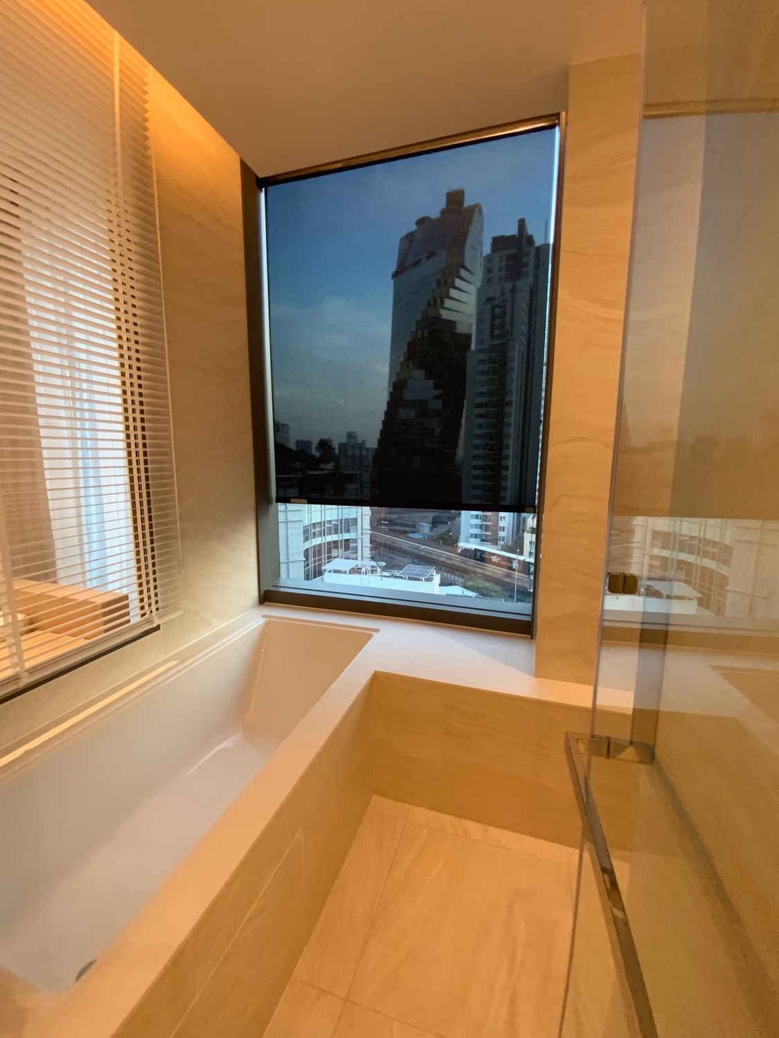 Condo for Rent at The Strand Thonglor - Image 7